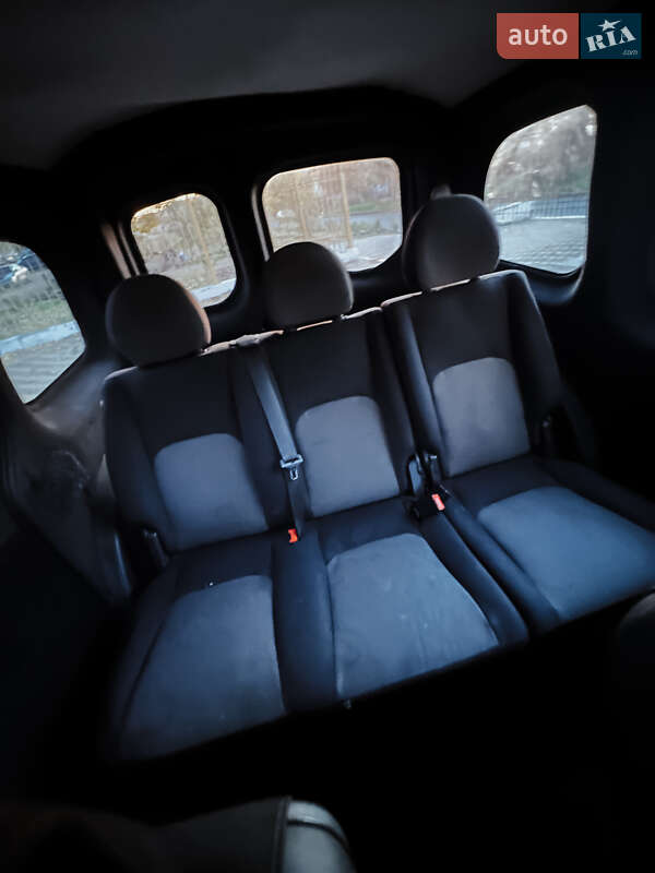 Минивэн Renault Kangoo 2011 в Николаеве