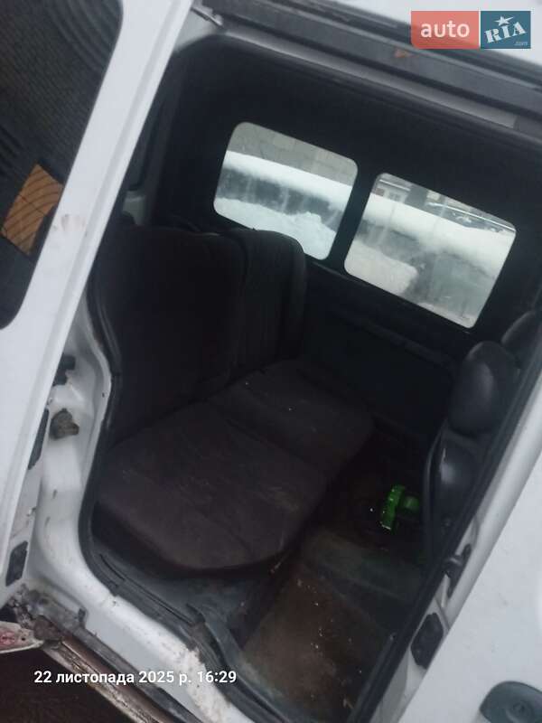 Мінівен Renault Kangoo 1999 в Новояворівську