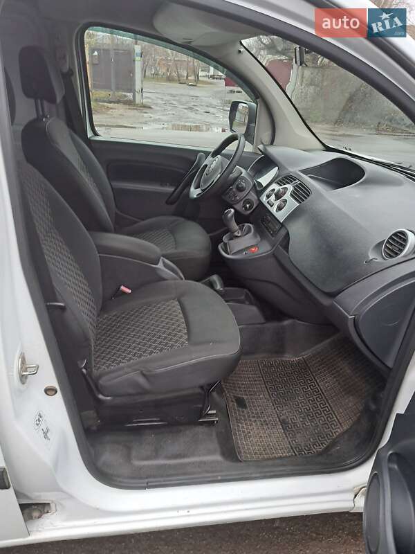 Грузовой фургон Renault Kangoo 2012 в Полтаве