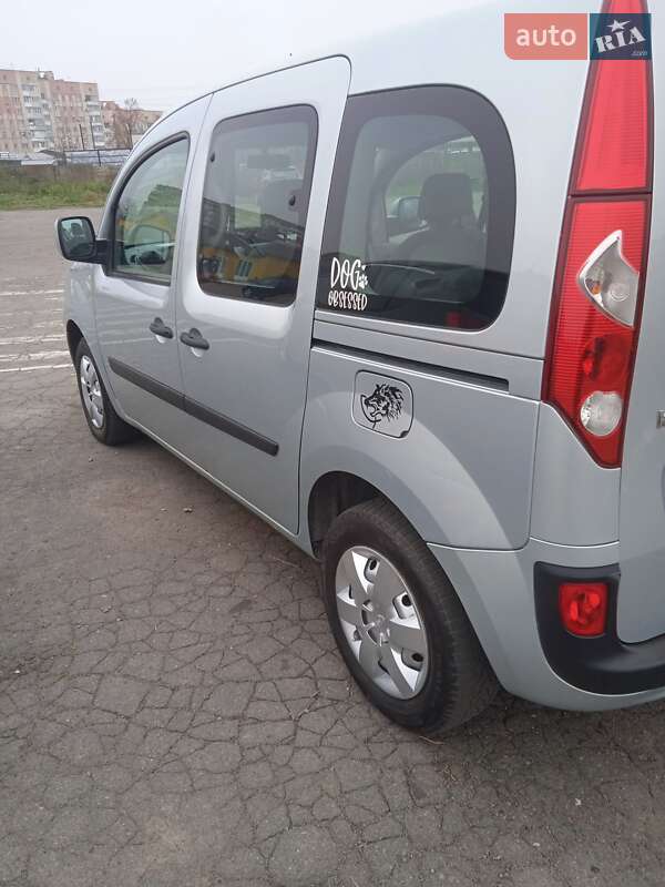 Минивэн Renault Kangoo 2010 в Ровно