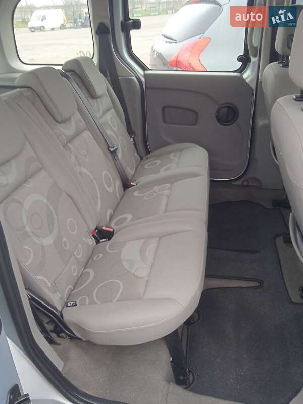 Минивэн Renault Kangoo 2010 в Ровно