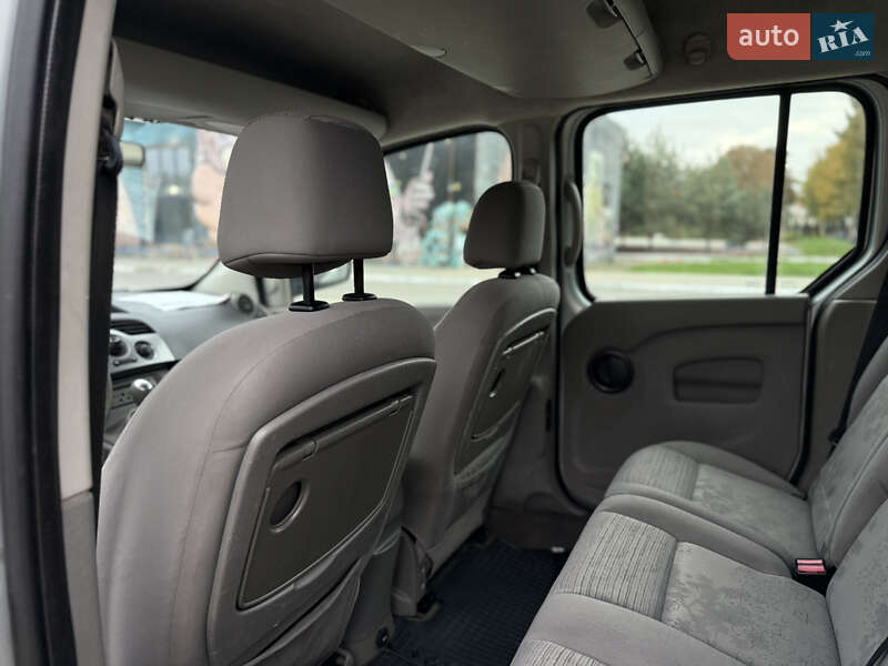 Мінівен Renault Kangoo 2009 в Луцьку