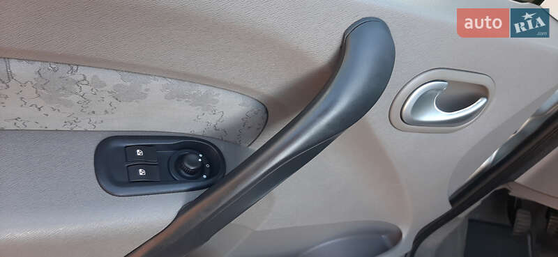 Мінівен Renault Kangoo 2009 в Чернігові фото 39 Мінівен Renault Kangoo 2009 в Чернігові