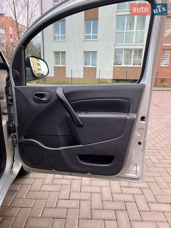 Вантажний фургон Renault Kangoo 2013 в Рівному