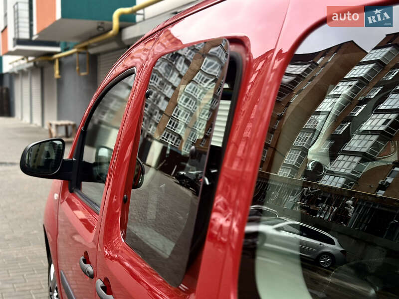 Мінівен Renault Kangoo 2016 в Житомирі