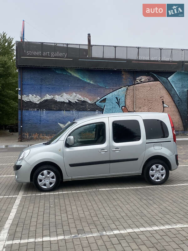 Минивэн Renault Kangoo 2010 в Киверцах