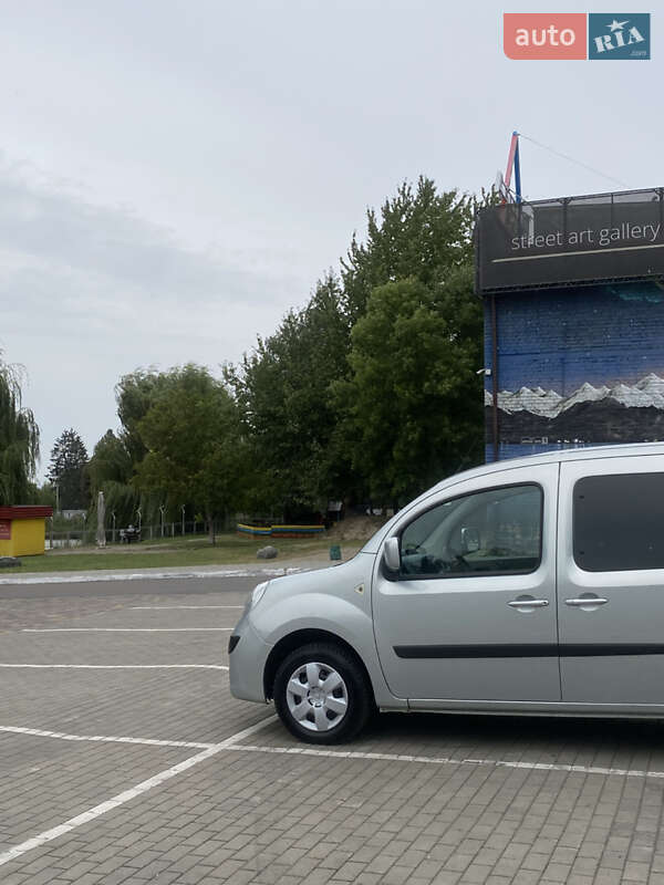 Минивэн Renault Kangoo 2010 в Киверцах