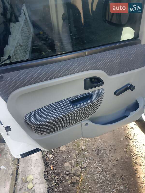 Минивэн Renault Kangoo 2004 в Полтаве