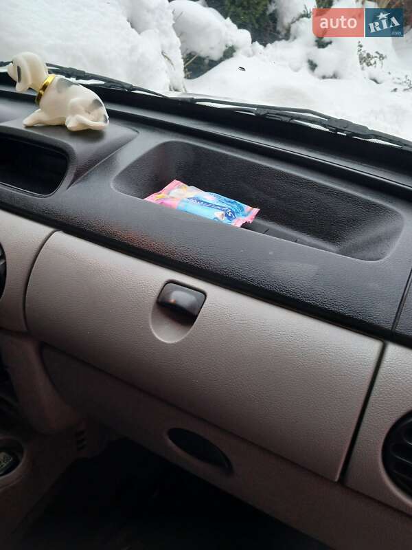 Минивэн Renault Kangoo 2004 в Городке