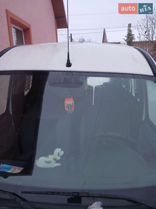 Минивэн Renault Kangoo 2004 в Городке