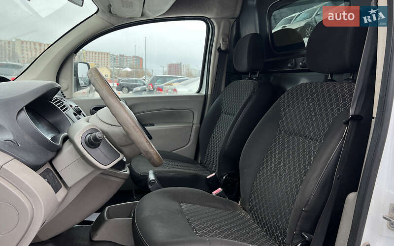 Грузовой фургон Renault Kangoo 2013 в Львове