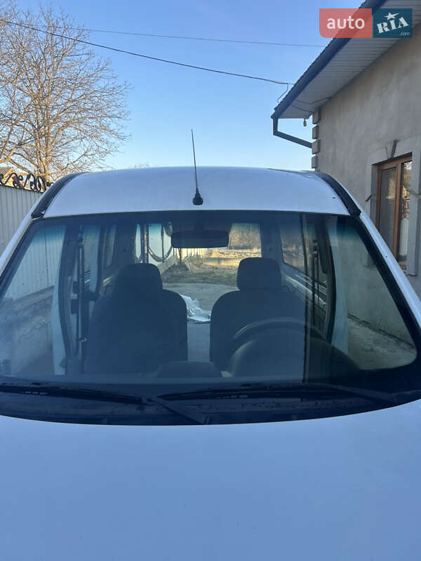 Минивэн Renault Kangoo 2005 в Снятине