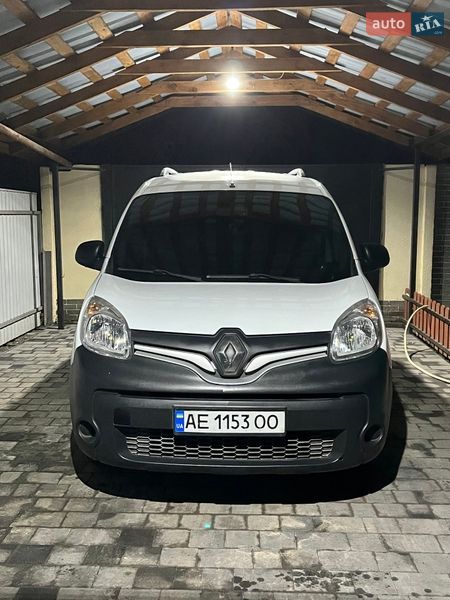 Минивэн Renault Kangoo 2015 в Обуховке