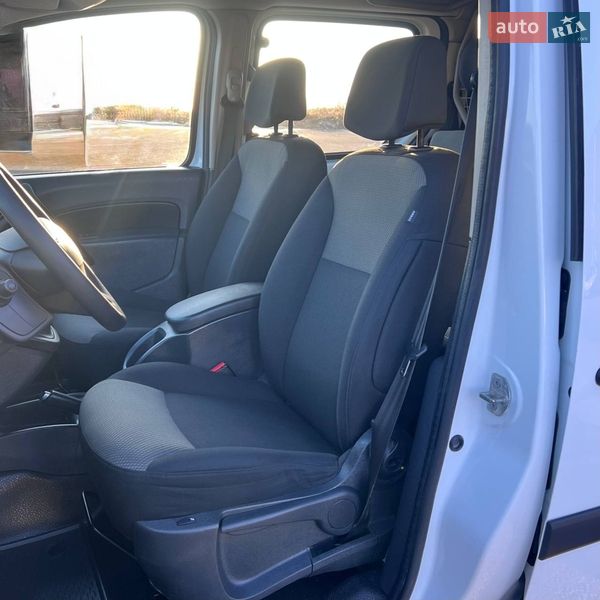 Грузопассажирский фургон Renault Kangoo 2017 в Киеве