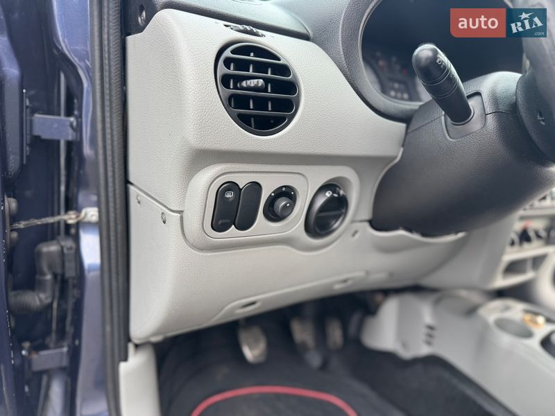 Мінівен Renault Kangoo 2004 в Одесі