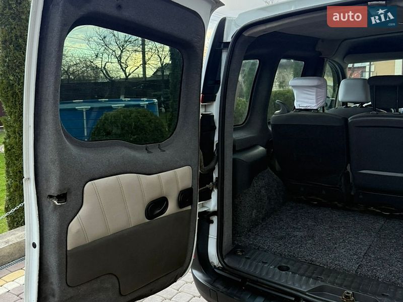 Минивэн Renault Kangoo 2009 в Косове