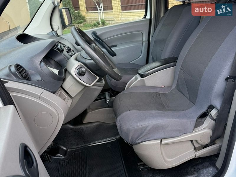 Минивэн Renault Kangoo 2009 в Косове