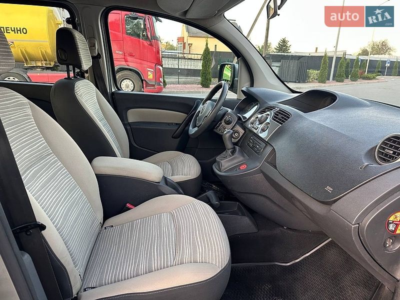Минивэн Renault Kangoo 2011 в Луцке