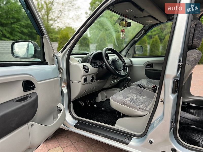 Минивэн Renault Kangoo 2002 в Жовкве