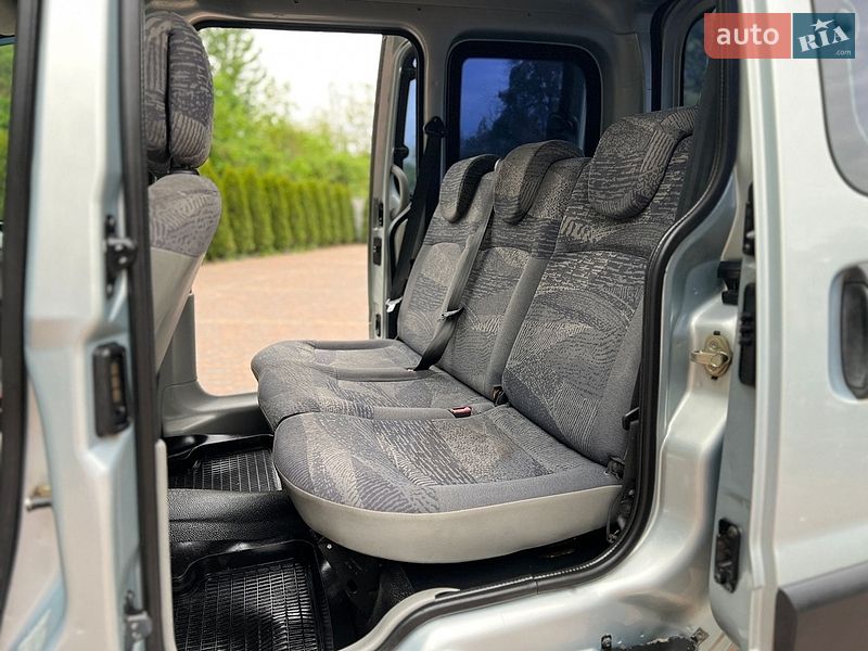 Минивэн Renault Kangoo 2002 в Жовкве