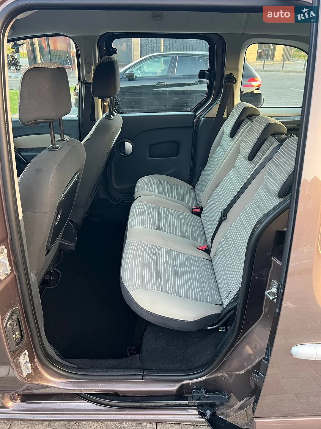 2011 Renault Kangoo - мініатюра 37