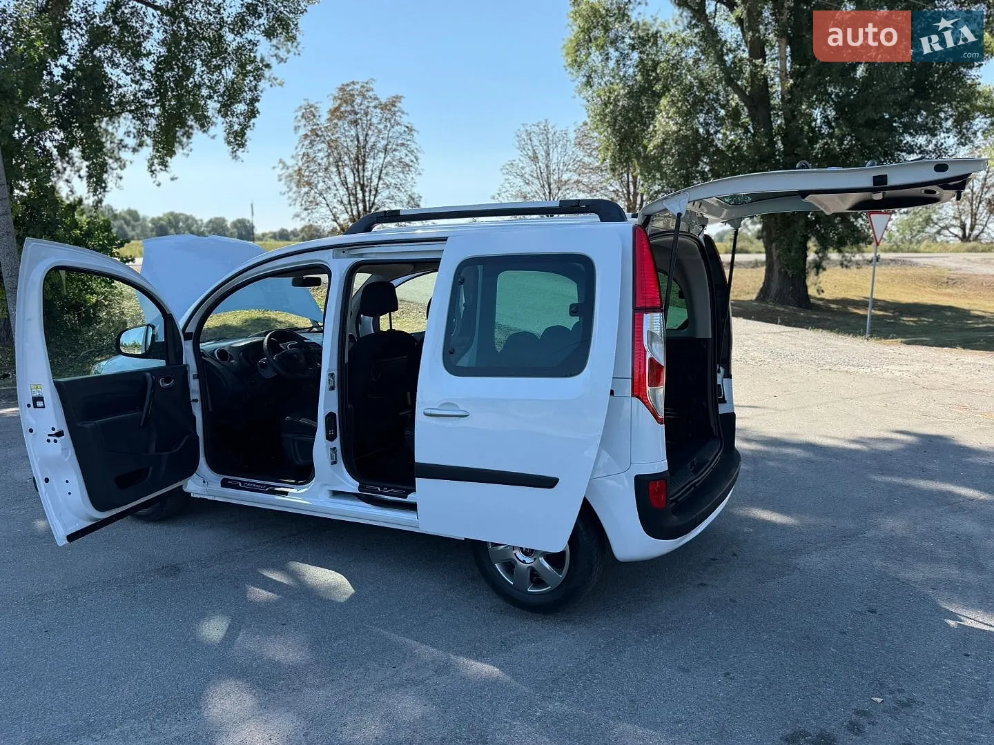 2017 Renault Kangoo - мініатюра 102