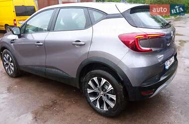 Внедорожник / Кроссовер Renault Kaptur 2023 в Остроге