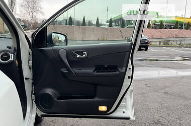 Внедорожник / Кроссовер Renault Koleos 2012 в 
