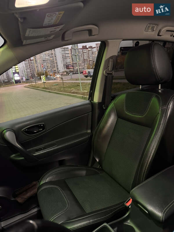 Позашляховик / Кросовер Renault Koleos 2015 в Києві фото 12 Позашляховик / Кросовер Renault Koleos 2015 в Києві