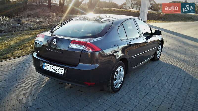 Хэтчбек Renault Laguna 2009 в Ивано-Франковске