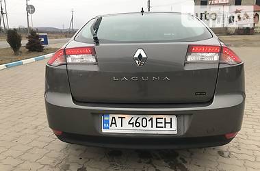 Хэтчбек Renault Laguna 2010 в 