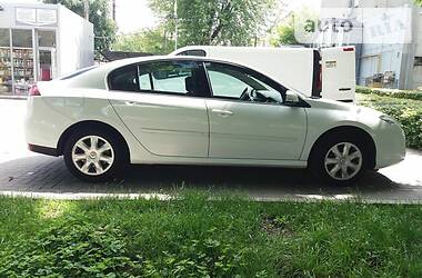 Хетчбек Renault Laguna 2010 в 