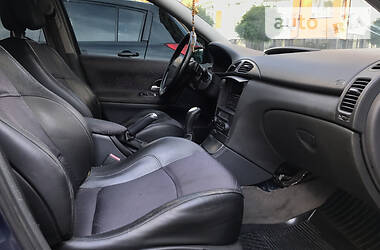 Хетчбек Renault Laguna 2003 в 