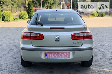 Лифтбек Renault Laguna 2002 в Киеве