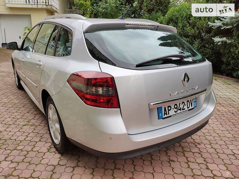 Универсал Renault Laguna 2010 в Ровно