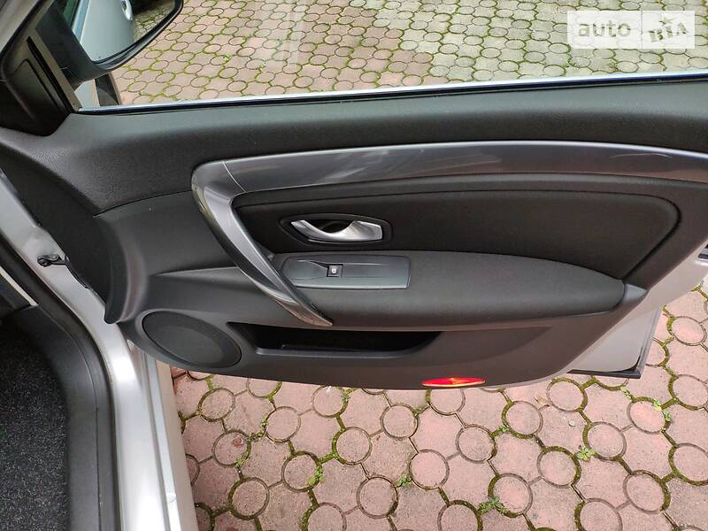 Универсал Renault Laguna 2010 в Ровно