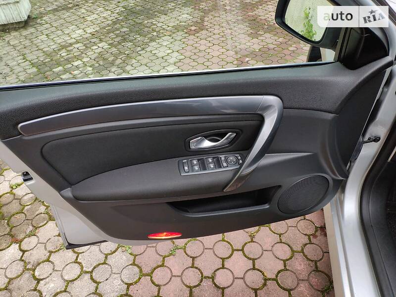 Универсал Renault Laguna 2010 в Ровно