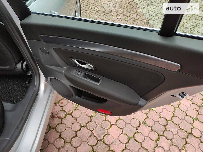 Универсал Renault Laguna 2010 в Ровно