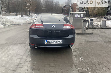Лифтбек Renault Laguna 2013 в 