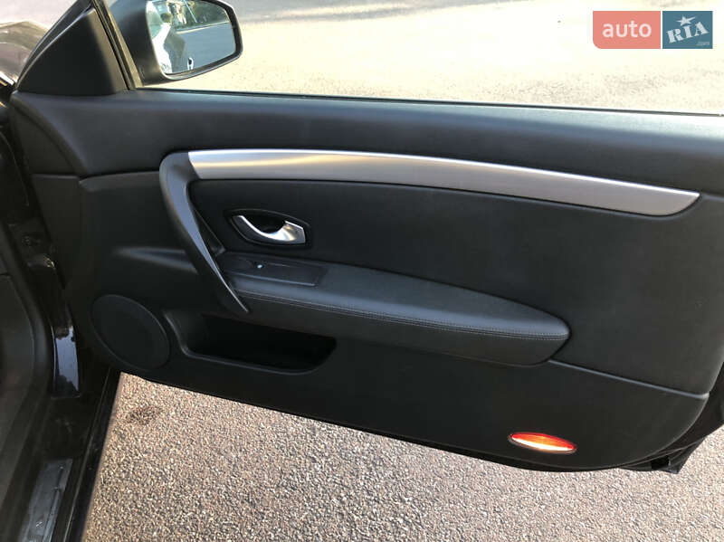 Купе Renault Laguna 2009 в Тячеві