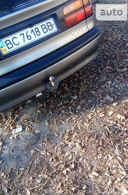Лифтбек Renault Laguna 1999 в 