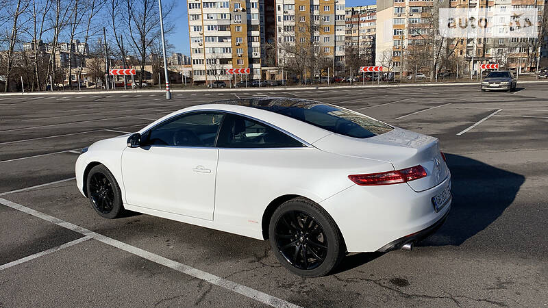 Фото Renault Laguna Coupe