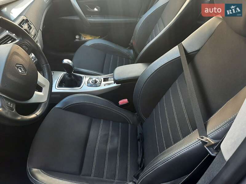 Ліфтбек Renault Laguna 2012 в Тернополі