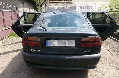 Седан Renault Laguna 1995 в Луцке