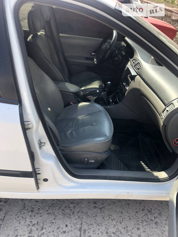 Хетчбек Renault Laguna 2001 в Кременці