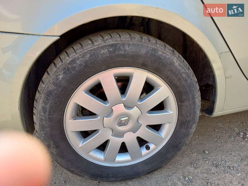 Лифтбек Renault Laguna 2004 в Ужгороде