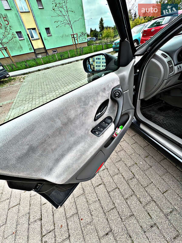 Лифтбек Renault Laguna 2001 в Радехове