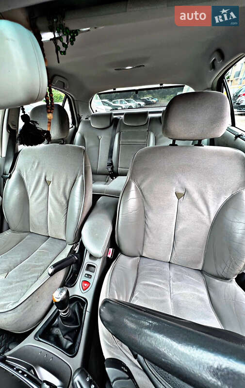 Лифтбек Renault Laguna 2001 в Радехове