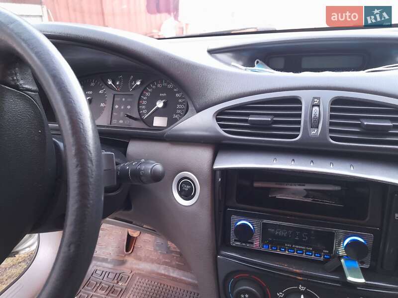 Лифтбек Renault Laguna 2001 в Снятине
