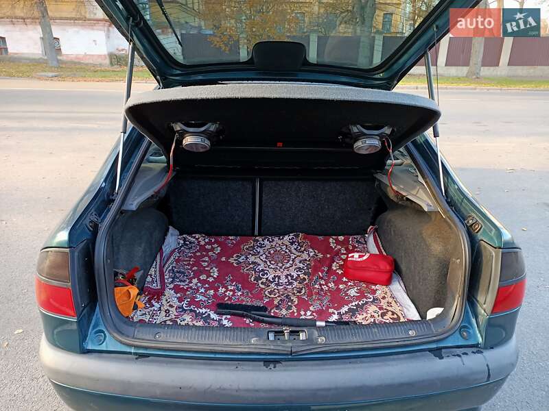 Ліфтбек Renault Laguna 1997 в Чернігові